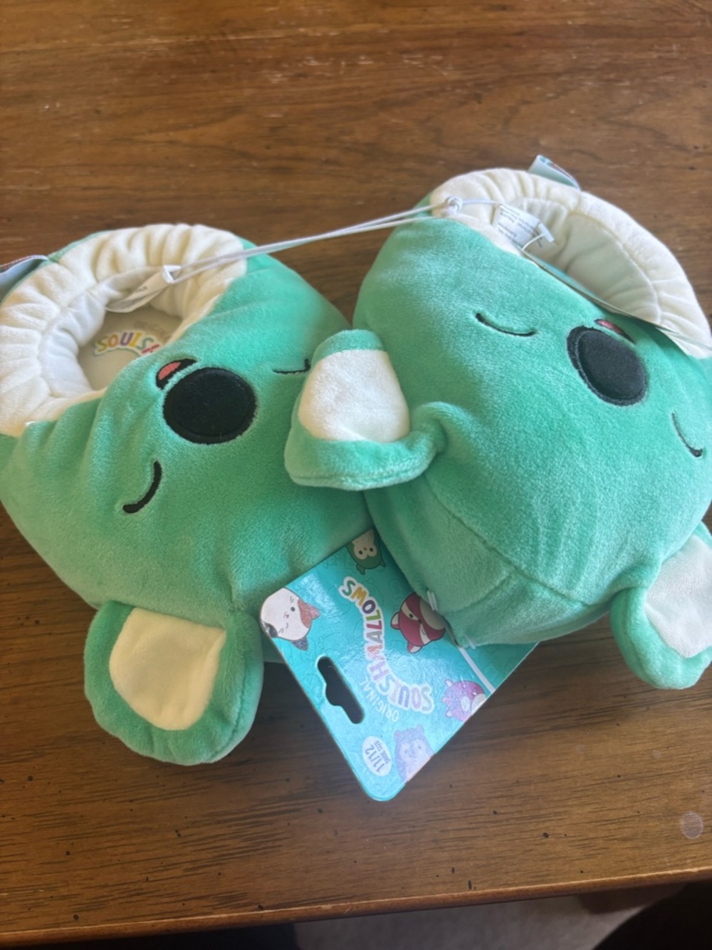 Squish mellow Slippers Size 11/12 kids
